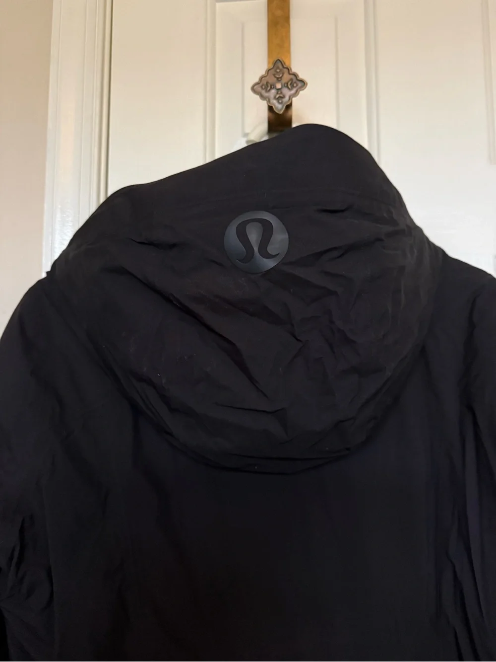 Lululemon women’s Black Long parka with Hood